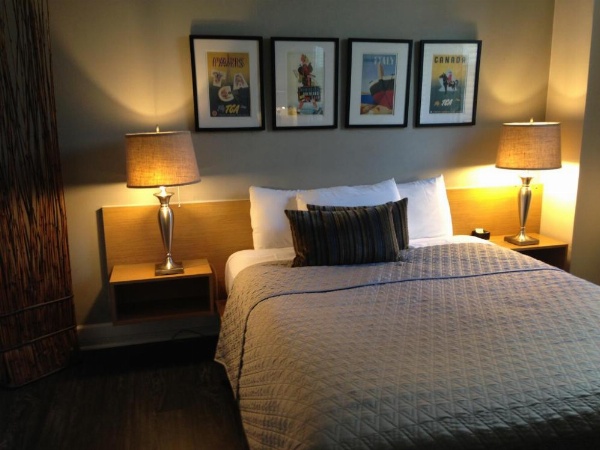 Touchstone Hotel - City Center image 9